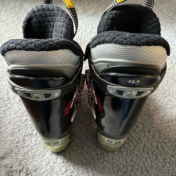 Used pair of Salomon Energyzer 100 Ski Boots, size 25.5 - Picture 3 of 4
